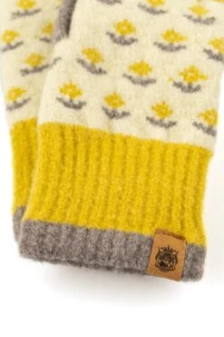 Touchscreen Gloves - Flowers MA -ICHI Sales Shop Tehtava Touchscreen Gloves Flowers MA 0022TTV011 03